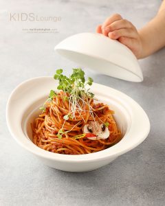 سوژه این عکس اسپاگتی است که توسط ملیحه دهقان عکاسی شده به سفارش رستوران کیدز لانژ
